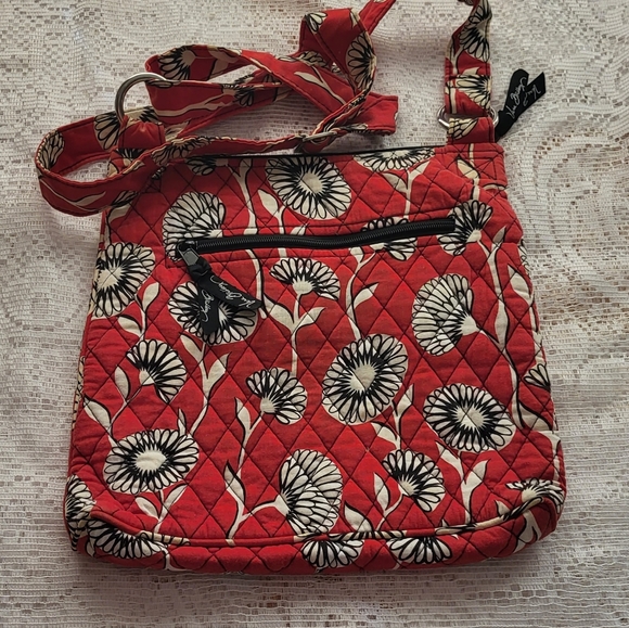 Vintage Vera Bradley red/white Quilted  cross body purse. - Picture 3 of 4